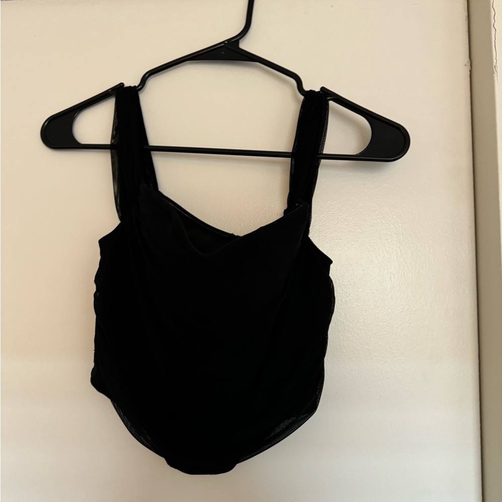 Super cute black top great for summer